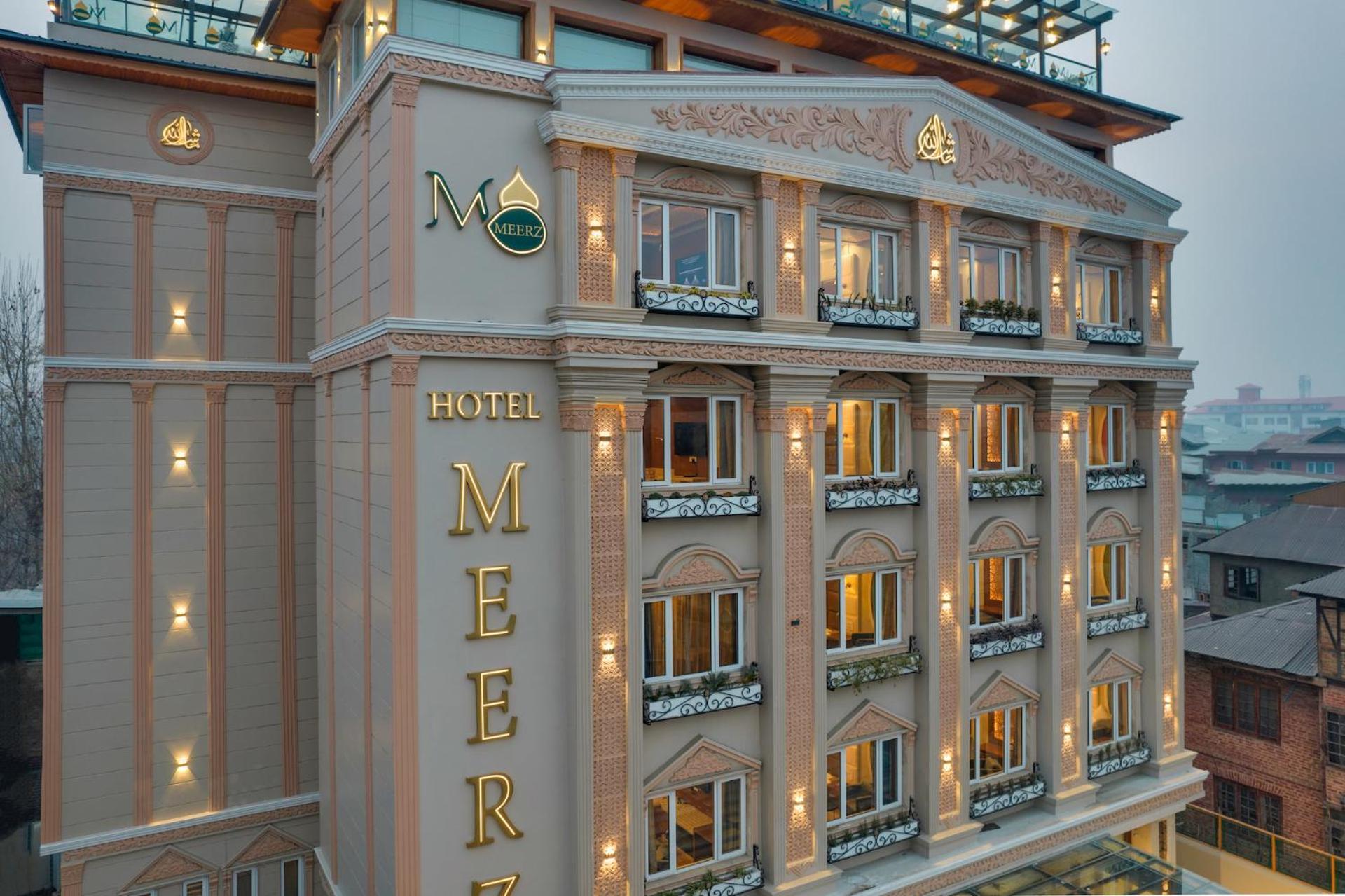 Hotel Meerz Srīnagar Buitenkant foto